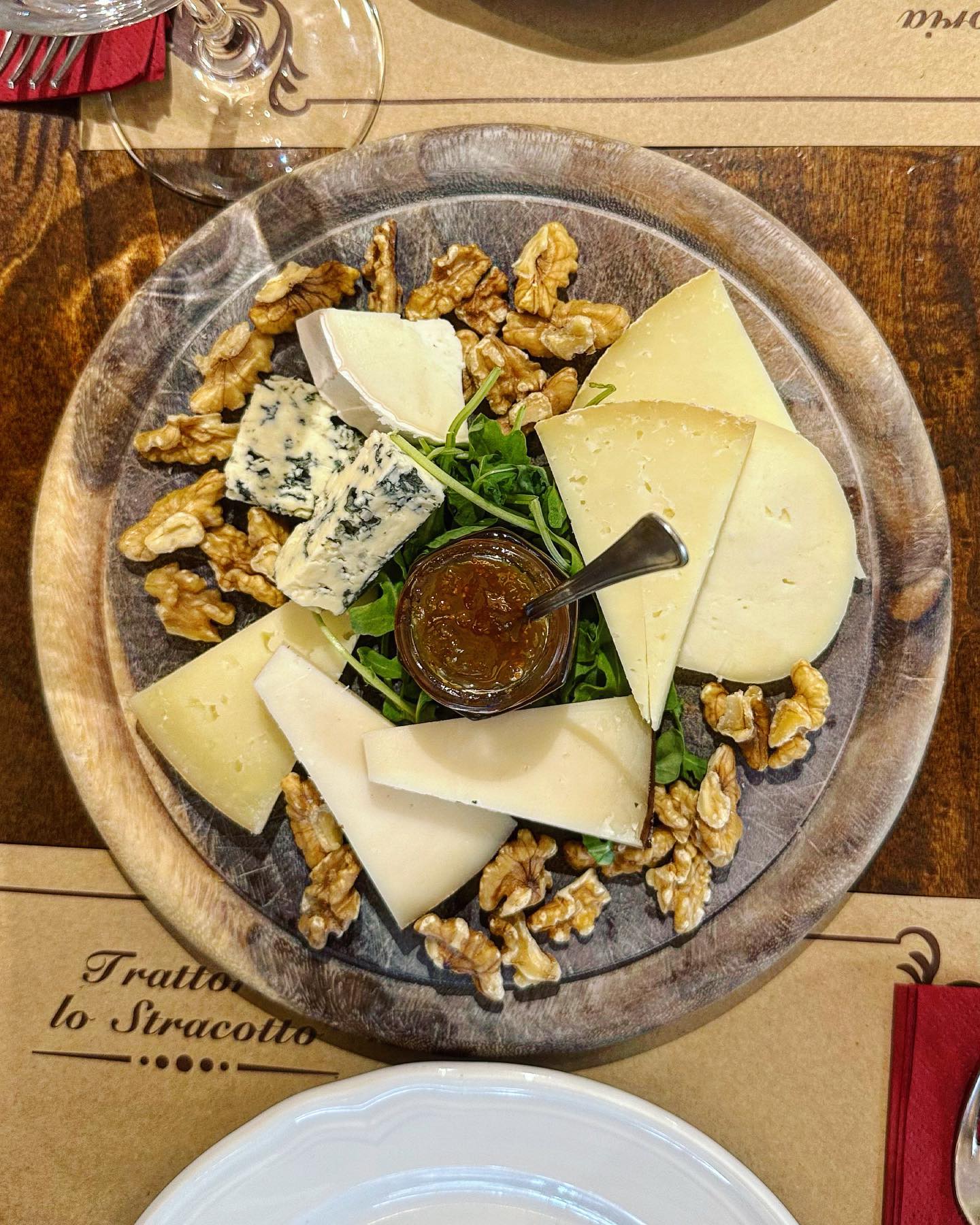 formaggio noci stracotto
